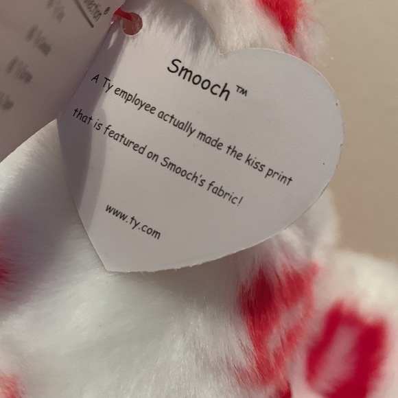 Smooch Whit Bear w/Red Lips All Over Beanie Buddy - Picture 5 of 5